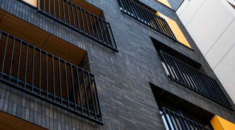 1080x600 05 Wasseraufnahme Klinkerriemchen News Tonwerk Klinker