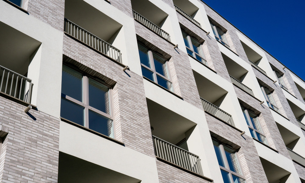 232405010014 Atal Aleja Pokoju Krakau PL Brick Loft Hellgrau 01