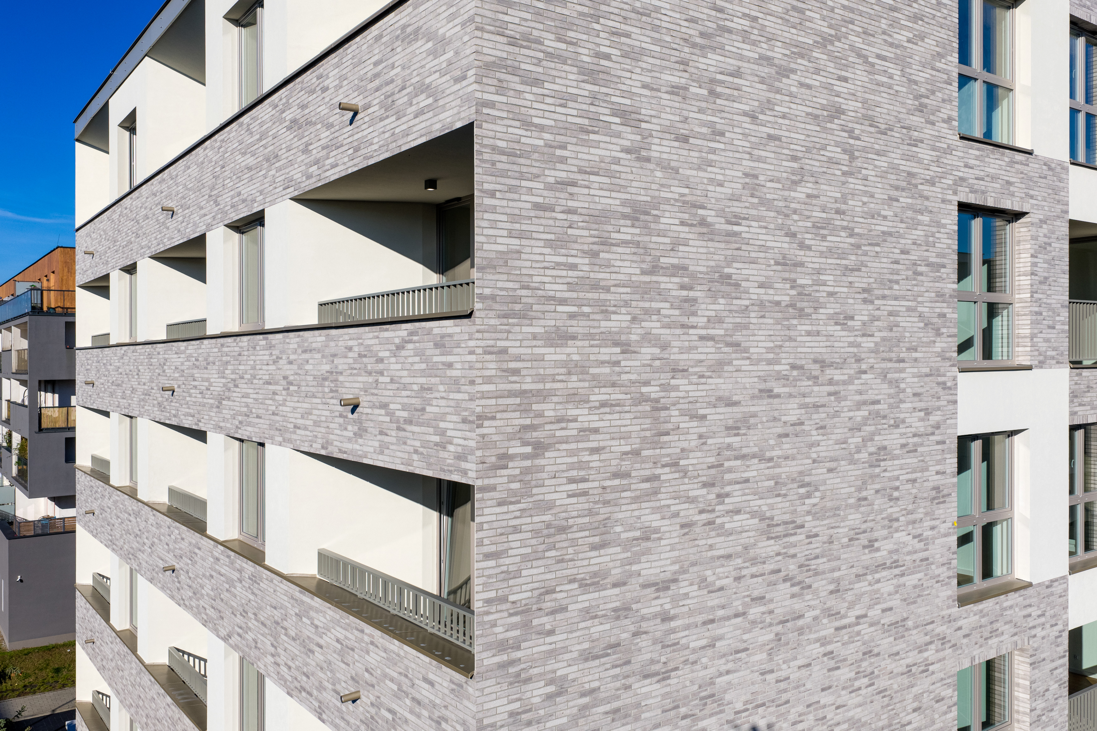 232405010014 Atal Aleja Pokoju Krakau PL Brick Loft Hellgrau 07