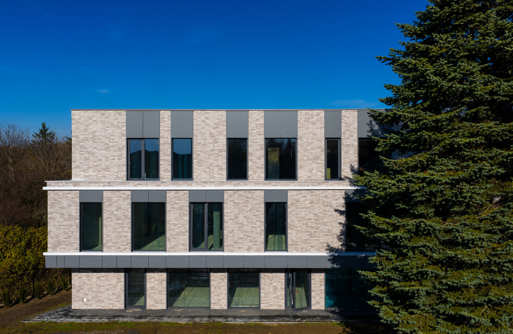 232407010014 Nowohucka biurowiec Krakau PL Brick Loft Hellgrau 05