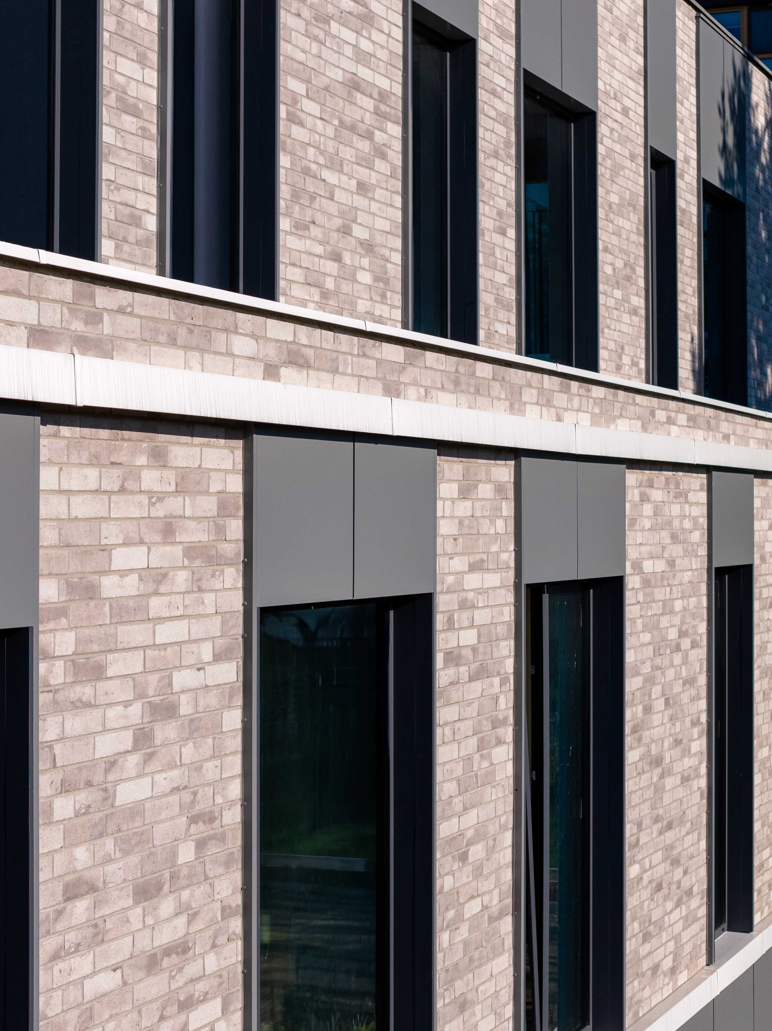 232407010014 Nowohucka biurowiec Krakau PL Brick Loft Hellgrau 08