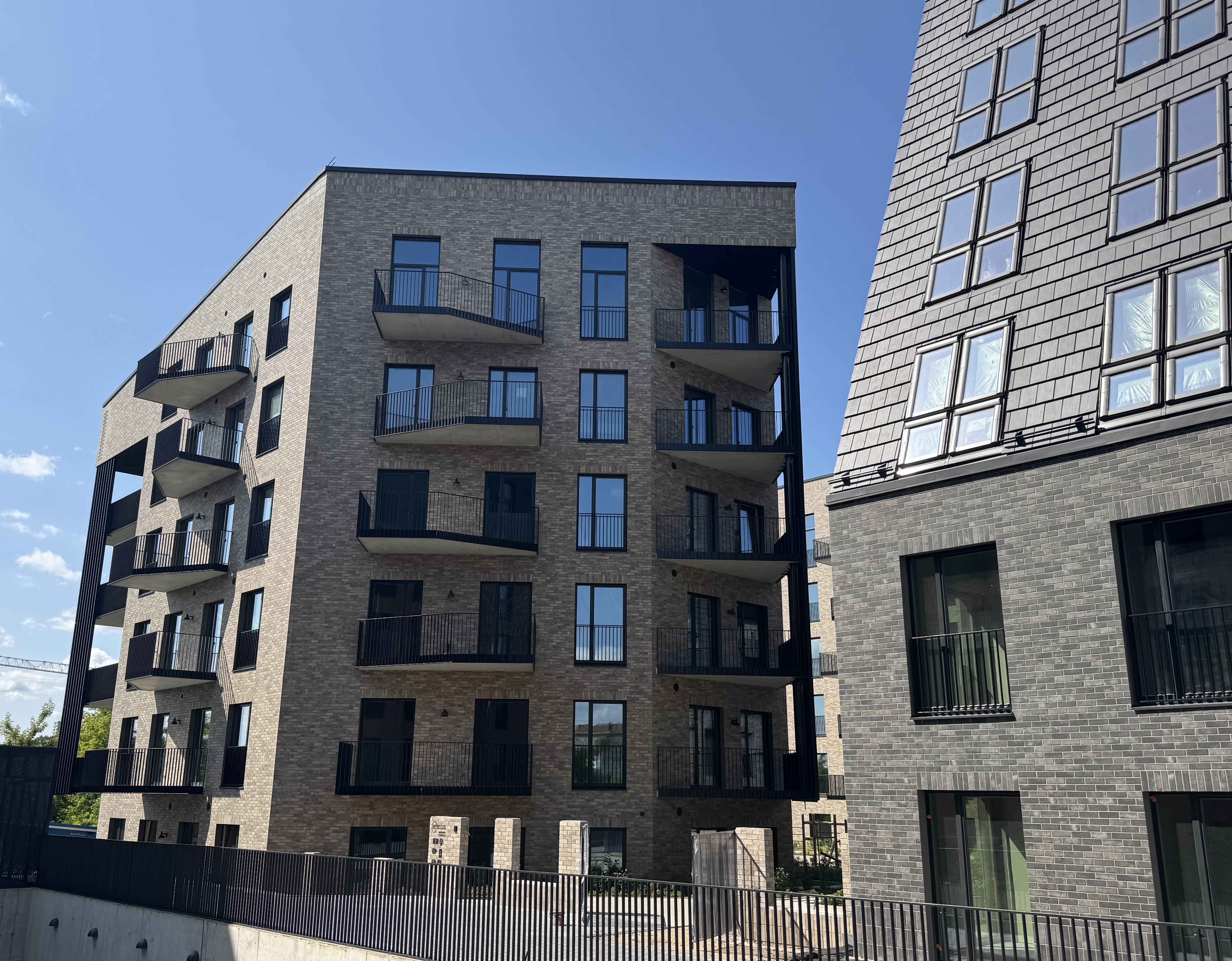 232407010016 232407010011 Brick Loft Taupe Anthrazit Vilnius Revingis 2407 Dubovoy 2025 10