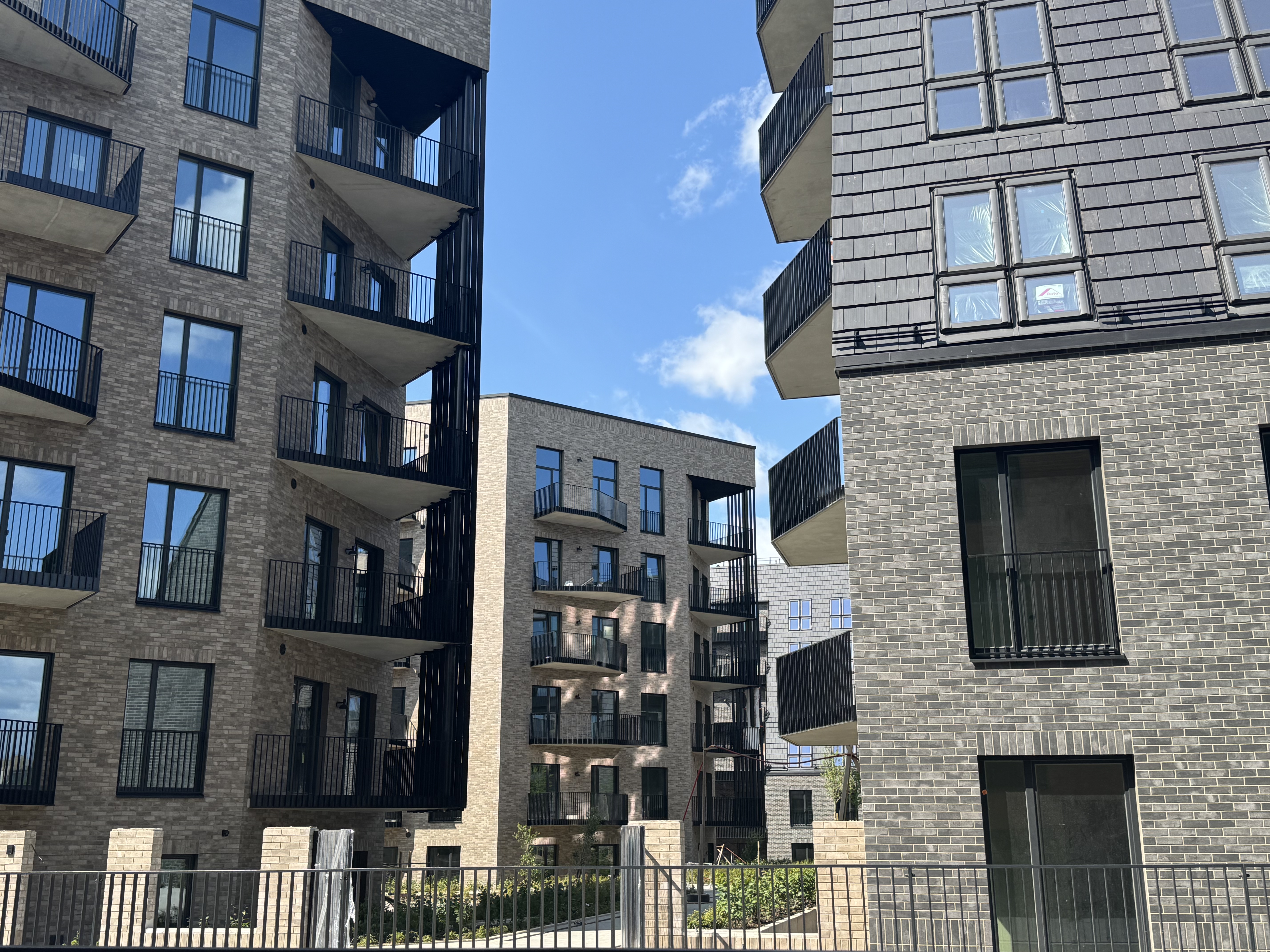 232407010016 232407010011 Brick Loft Taupe Anthrazit Vilnius Revingis 2407 Dubovoy 2025 11