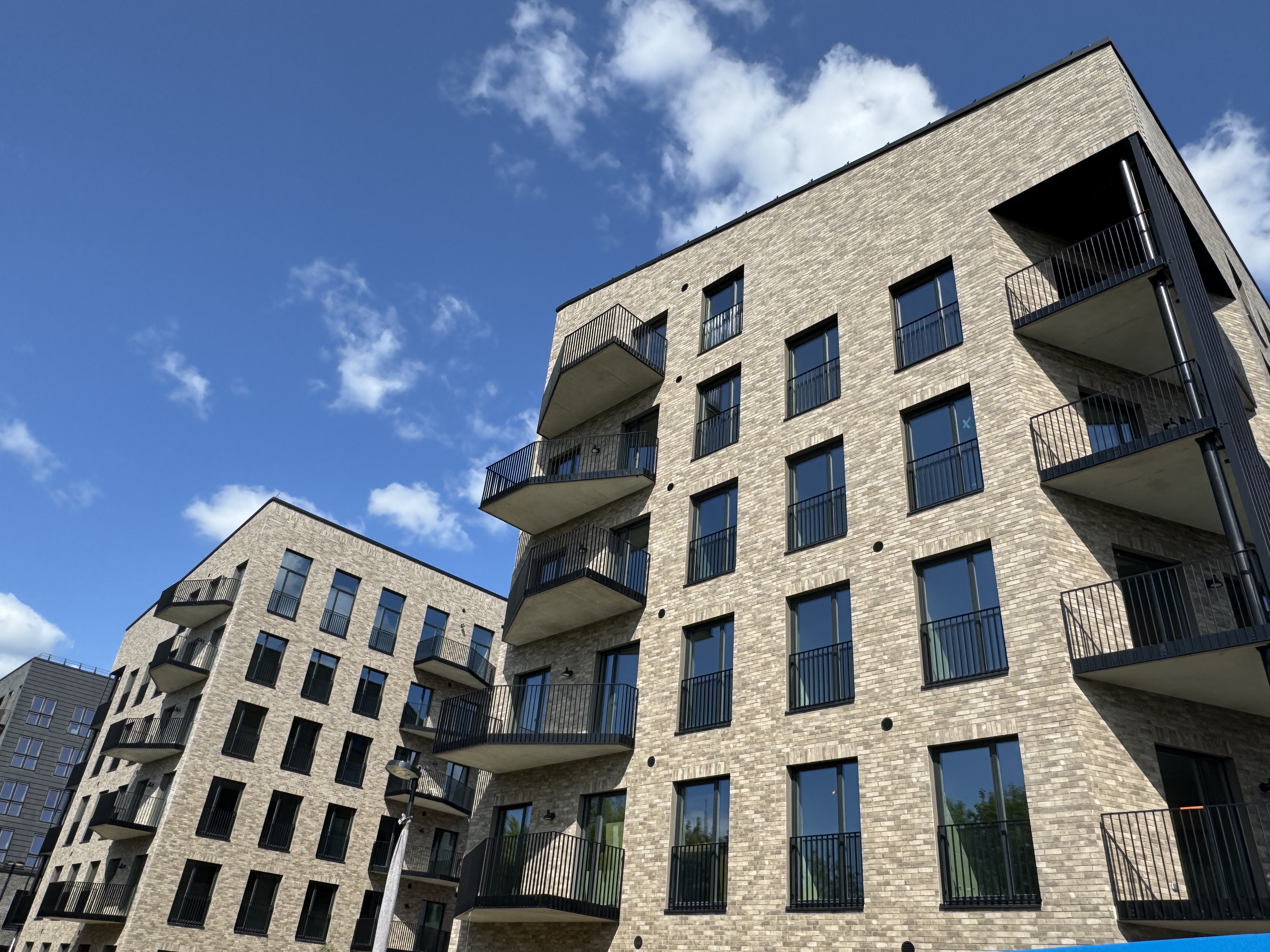232407010016 232407010011 Brick Loft Taupe Anthrazit Vilnius Revingis 2407 Dubovoy 2025 17