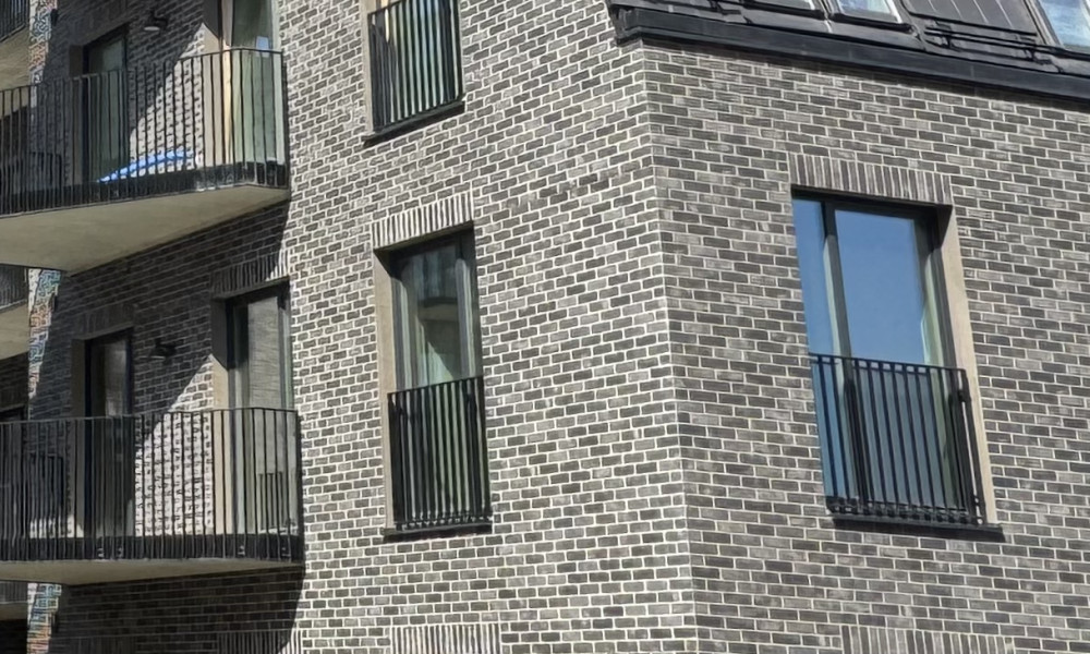 232407010016 232407010011 Brick Loft Taupe Anthrazit Vilnius Revingis 2407 Dubovoy 2025 36