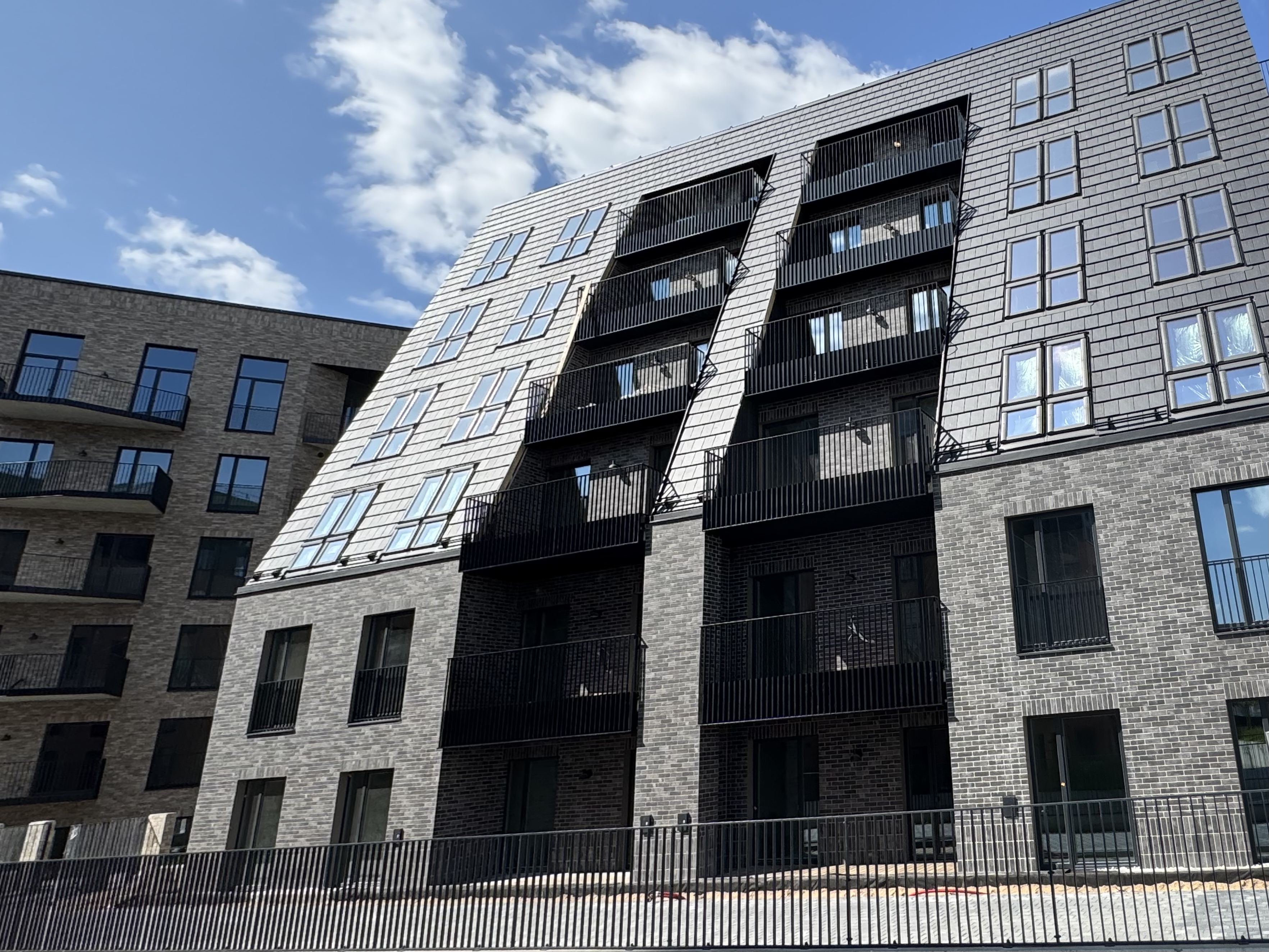 232407010016 232407010011 Brick Loft Taupe Anthrazit Vilnius Revingis 2407 Dubovoy 2025 39