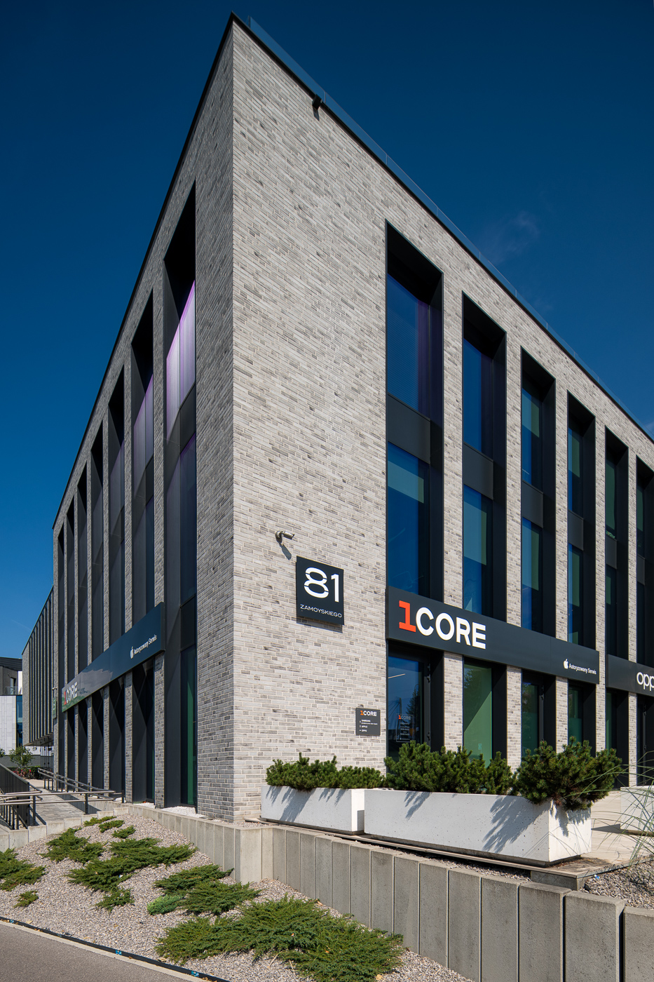 232905800005 Mateczny Office Krakau PL Messina 04