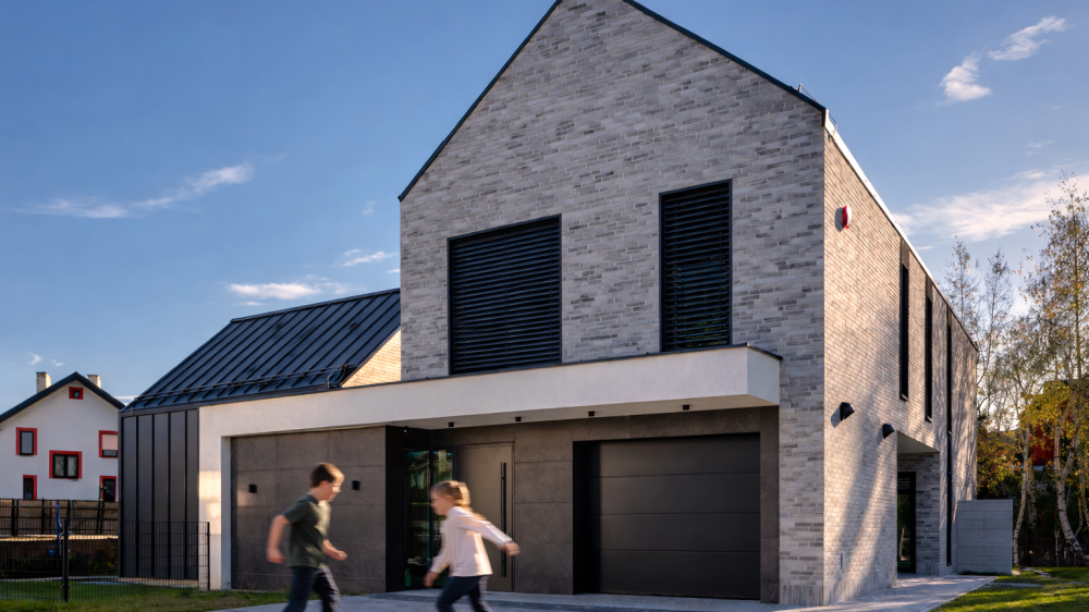 232905800005 Privathaus 01 extern Krakau PL Messina 09 KI modified