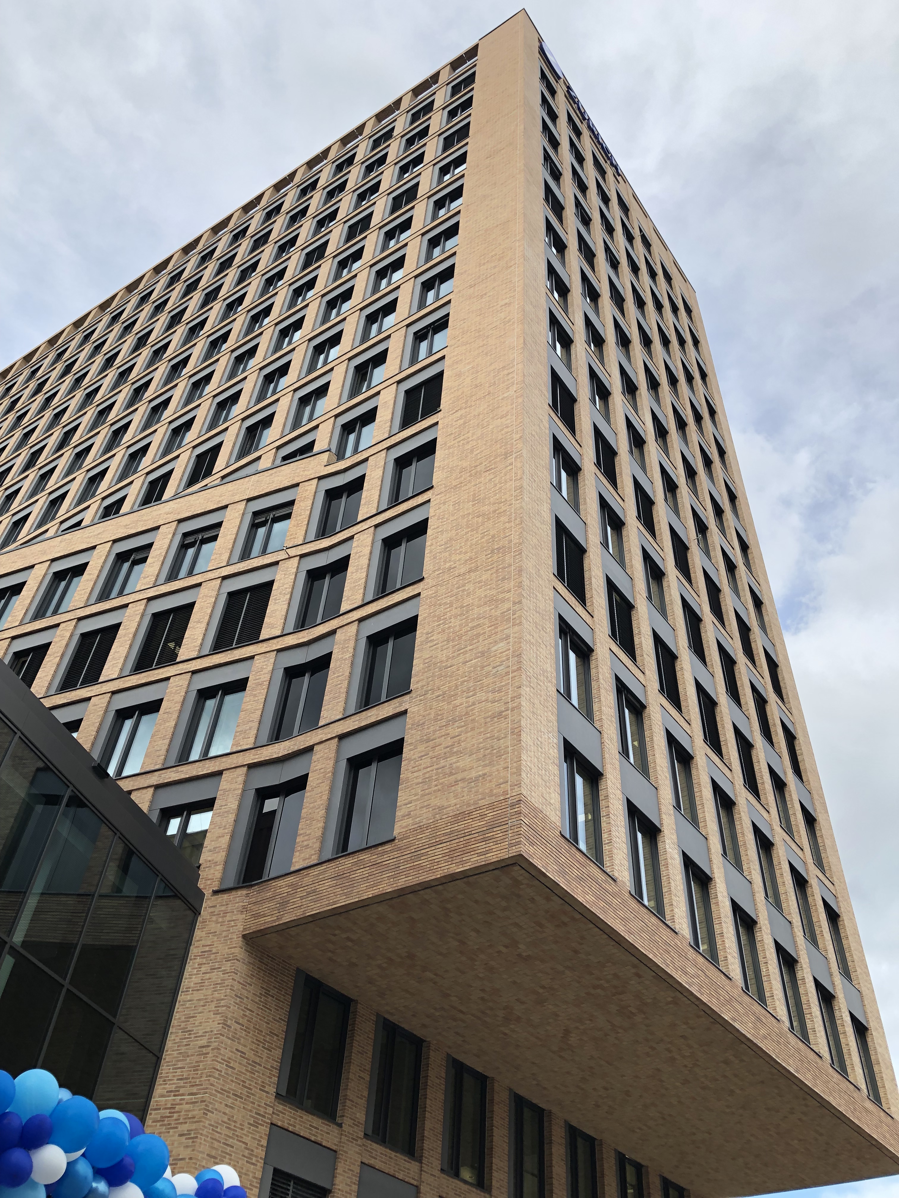 232905800038 Zurich Campus Messecity Koeln DE BK San Remo 10