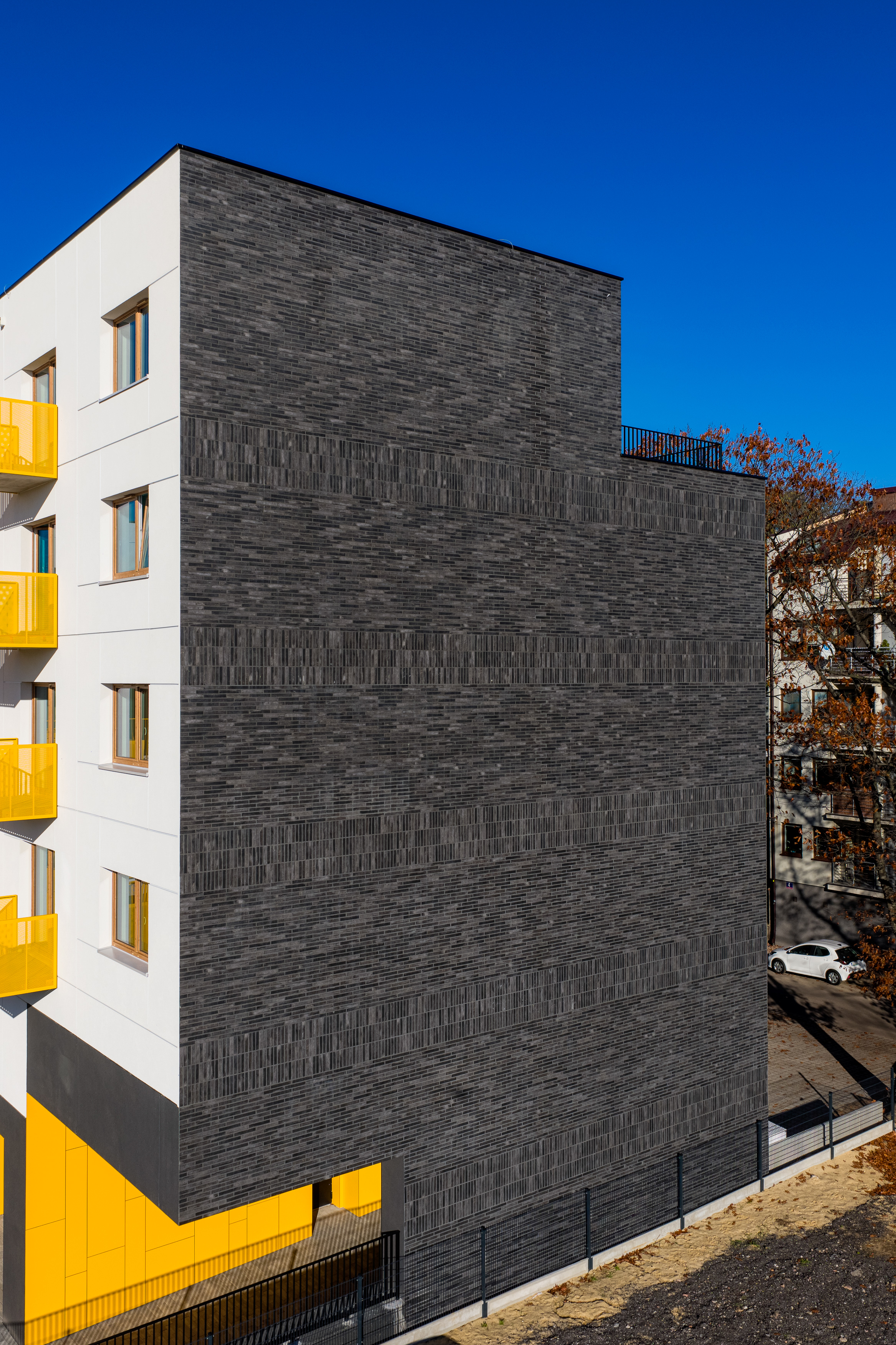 233605010011 Senatorska29 Lodz PL Brick Loft Anthrazit 06